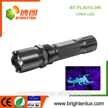 China Suministro de alto brillo CE Rohs de aluminio de aleación de sangre de inspección púrpura luz 3w de energía óptica uv detector de orina linterna